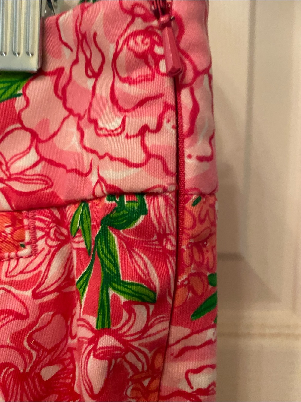 Lilly Pulitzer Pink Floral Cropped Pull-On Pants - Picture 4 of 11